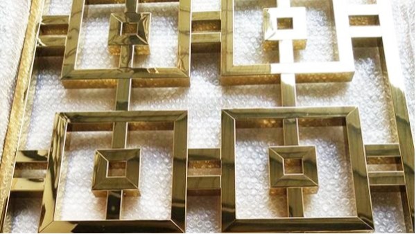 來(lái)看看鏡面不銹鋼屏風(fēng)有多美！