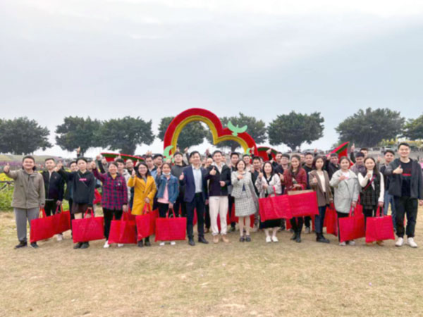 點(diǎn)贊不銹鋼員工團建2